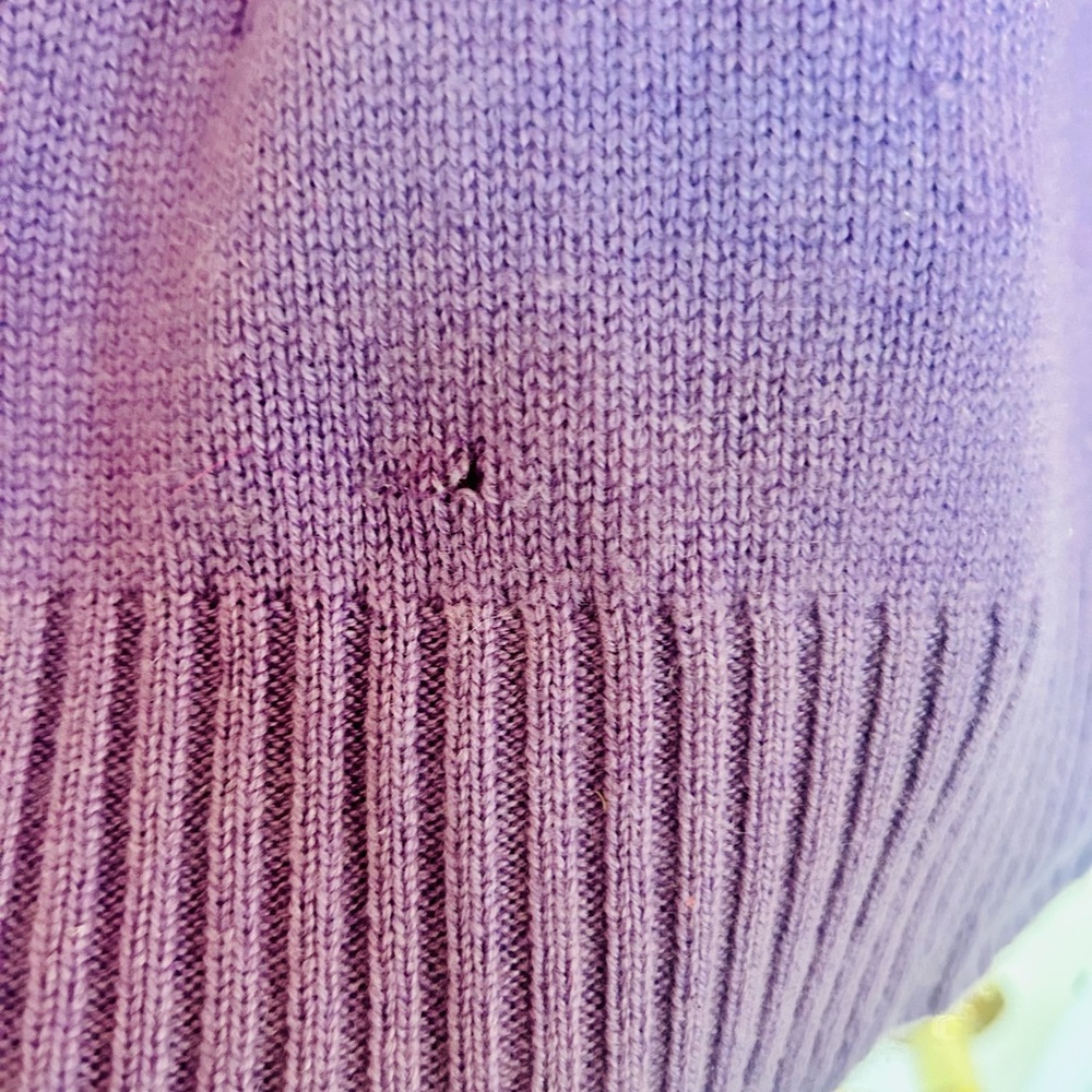 Charter club. Shirt sleeve cashmere sweater in lilac purple color. Size large - Picture 4 of 6